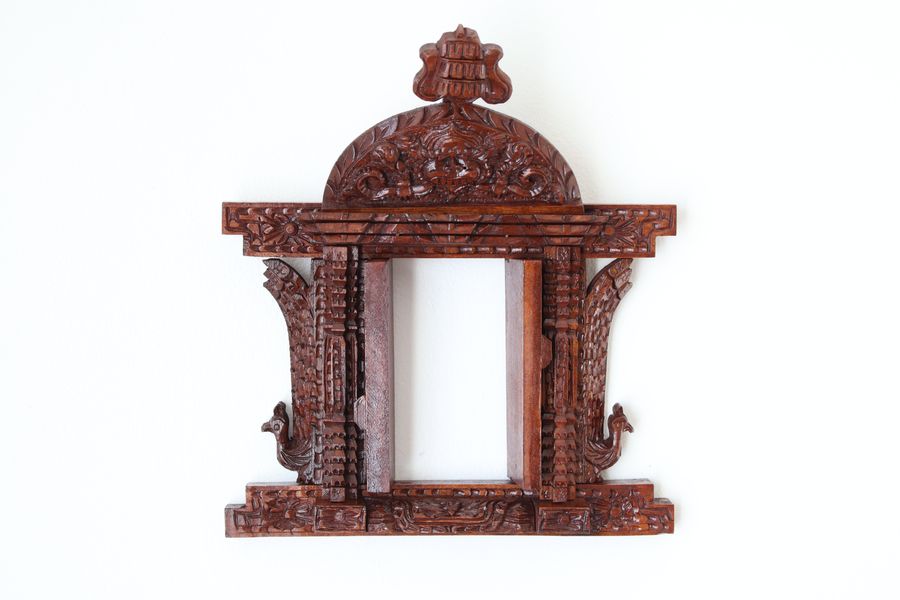 Asta Mangal wooden frame